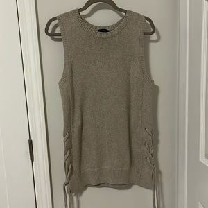 Ann Taylor tunic sleeveless sweater in size Small